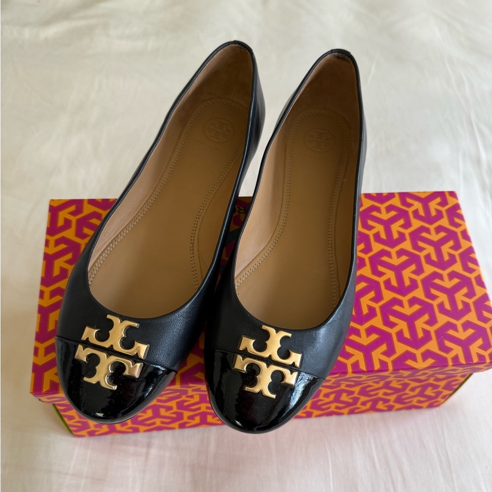 Tory Burch Black Leather Ballet Flats with Gold Logo Cap Toe Size 8